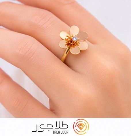 انگشتر طلا ۱۸ عیار زنانه طرح گل نگین دار