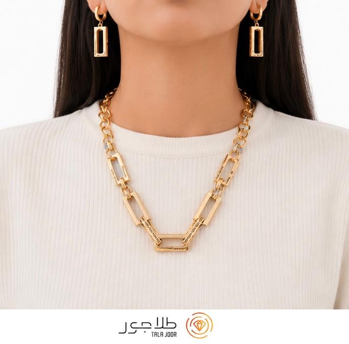 سرویس طلا ۱۸ عیار زنانه بدون نگین مدل دوریکا
