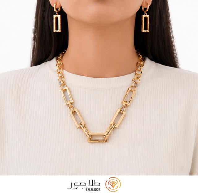سرویس طلا ۱۸ عیار زنانه بدون نگین مدل دوریکا