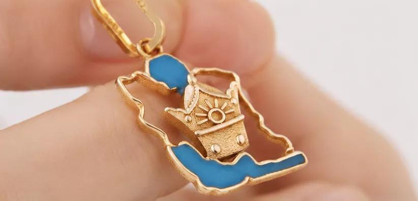 پلاک طلا ۱۸ عیار مینادار طرح نقشه ایران مردانه و زنانه مدل ایران تاج نمای نزدیک